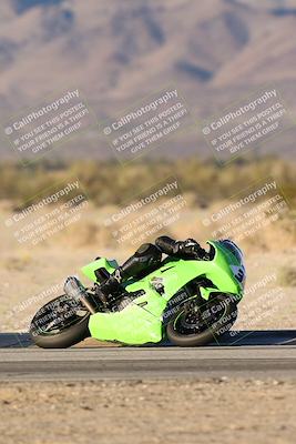 media/Dec-07-2025-CVMA (Sun) [[3e7d2de5dc]]/Race 18-Formula Twins-Formula 40 UL/